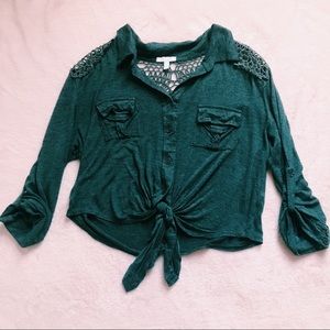 Gray Delia’s sweet tied top.